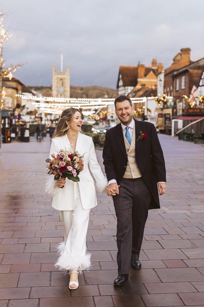 G+S-Henley-Town-Hall-wedding-couple-Falais-Square
